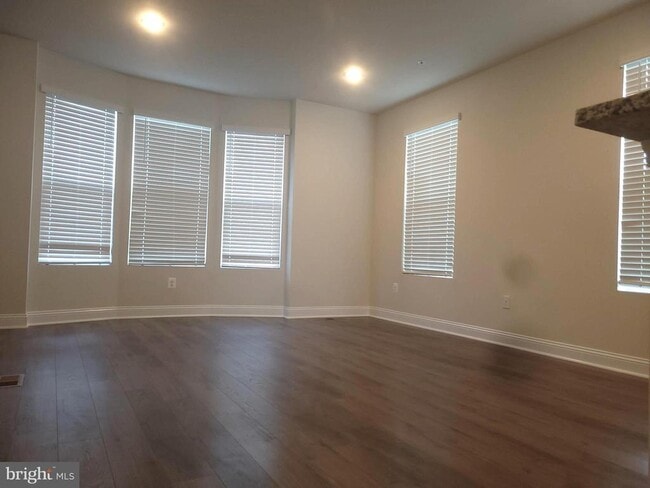 Foto del edificio - 7111 Tyndale Way