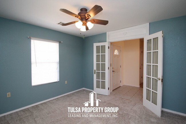 Foto del edificio - 408 N Elm St  Jenks Oklahoma 74037