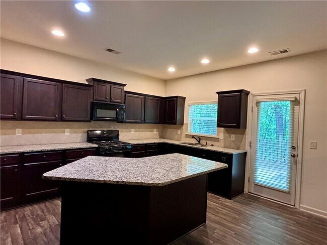 Building Photo - 613 Stonehurst Ln