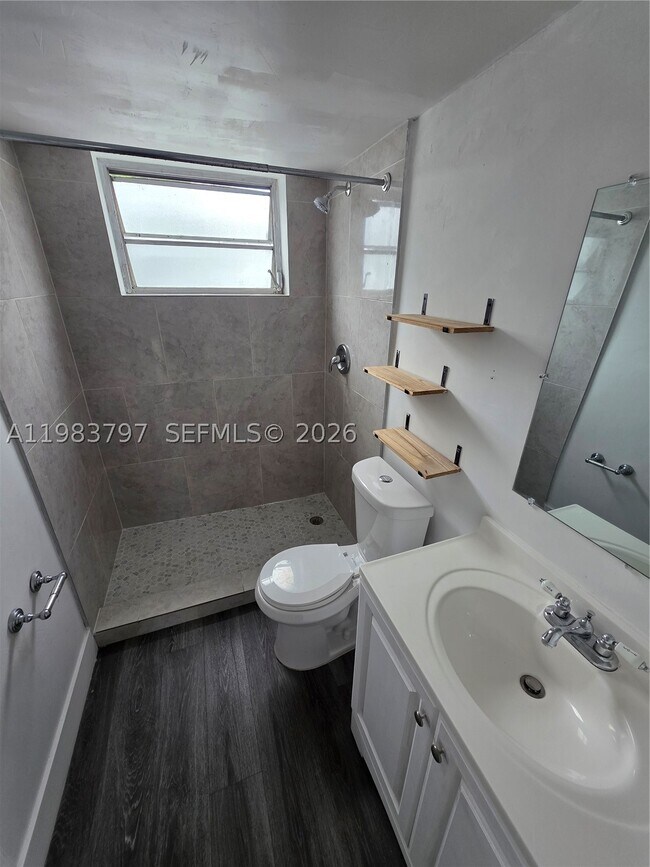 Building Photo - 53 Esplanade B Espl