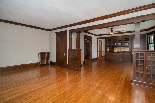 Building Photo - 737 Sims Ave