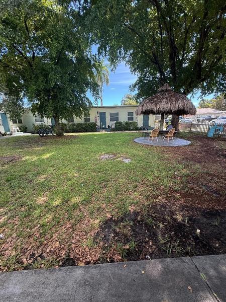Foto principal - 713 NE 3rd St