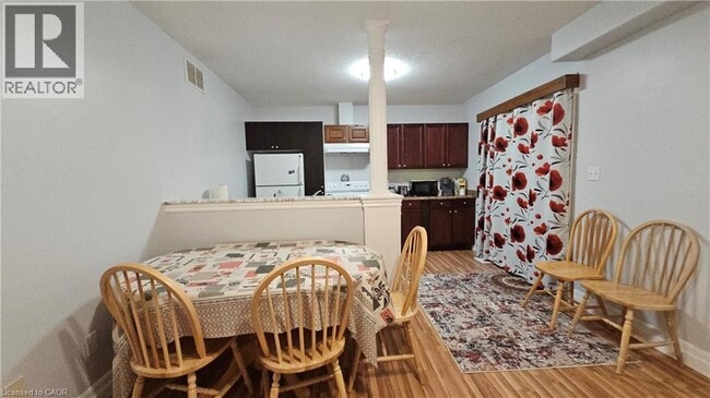 Building Photo - 10 Doll Ct