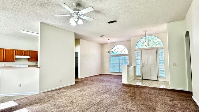 Building Photo - 3 bed/2 bath home, conveniently located in quiet Meadowfield Bluff