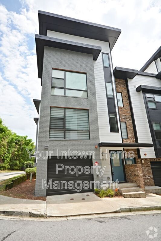 Building Photo - 958 Moda Dr