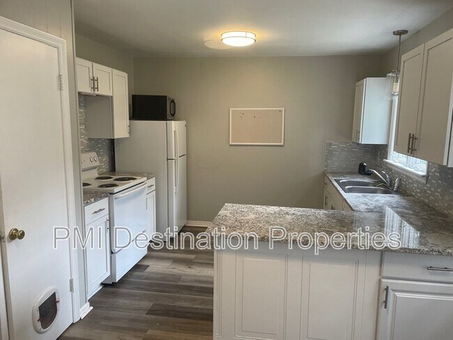 Foto del edificio - 6546 Metcalf Ave