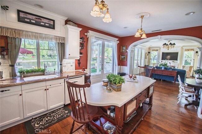 Foto del edificio - 27016 Island Rd