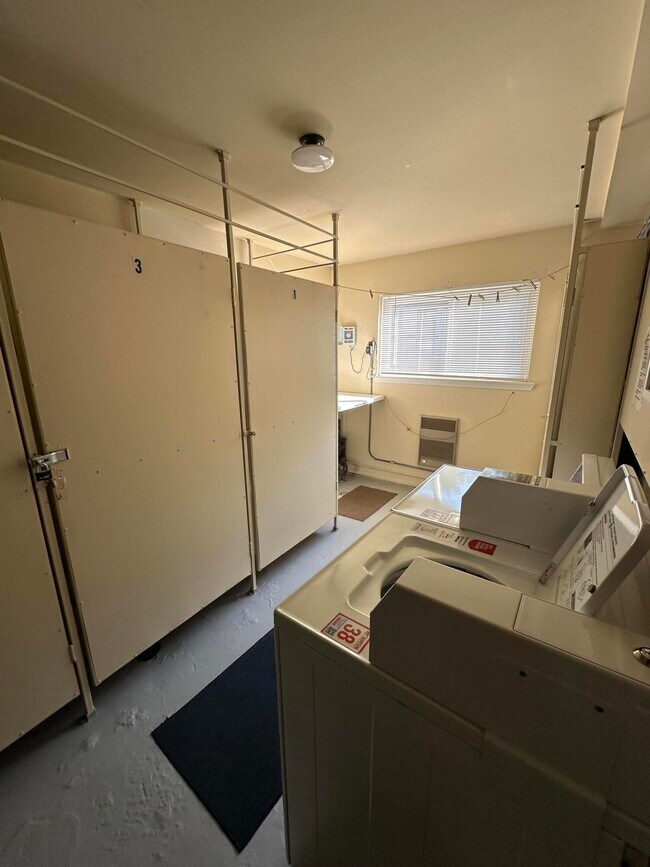 Foto del edificio - 7605 Woodview St