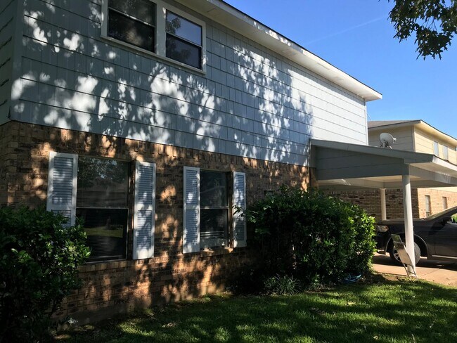 Foto del edificio - CENTRAL BOSSIER TOWNHOME NEAR I20
