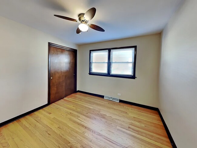 Foto del edificio - 7703 Long Ave