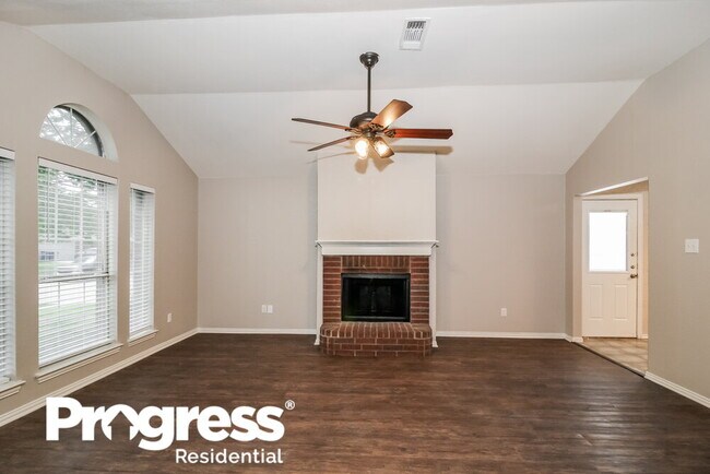 Building Photo - 1113 Lake Bluff Dr