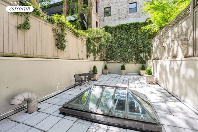 Building Photo - 232 E 68th St