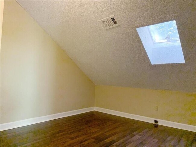 Foto del edificio - 1523 Whitfield St