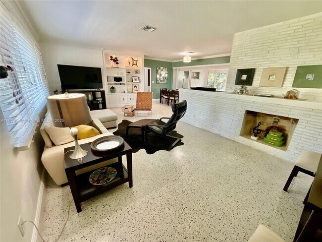 Foto del edificio - 4520 SW 24th Ave