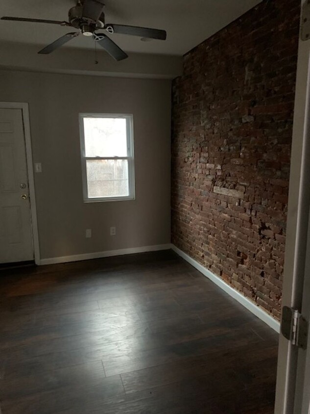 Primary Photo - Charming Beautiful One Bedroom Apartment