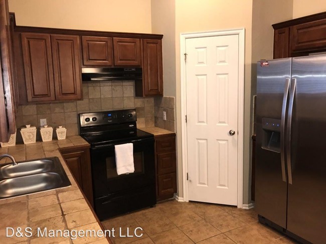 Building Photo - 3 br, 2 bath House - 3509 Green Apple