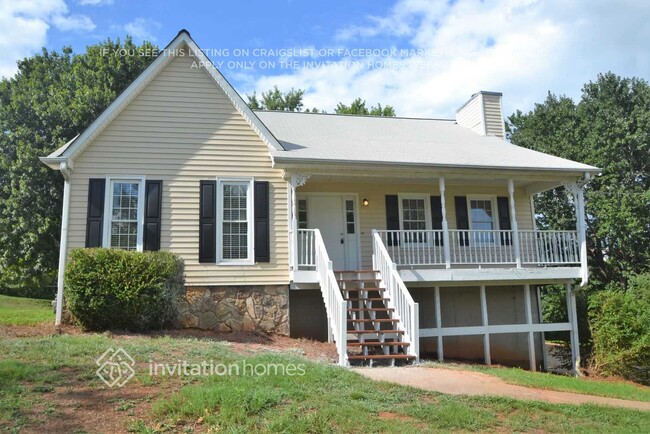 Building Photo - 445 Raven Dr