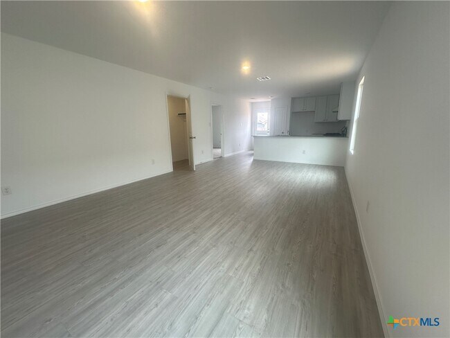 Building Photo - 2420 Hunter Rd