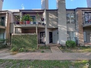 Building Photo - 10811 Richmond Ave.
