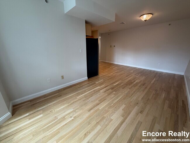 Foto del edificio - 393 W Broadway