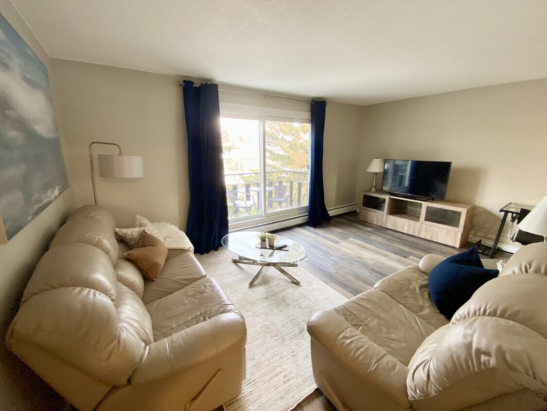 Primary Photo - 7945-382 82 Ave NW