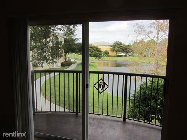 Primary Photo - 700 Crestwood Ct S