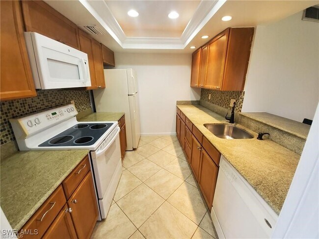 Building Photo - 3655 Boca Ciega Dr