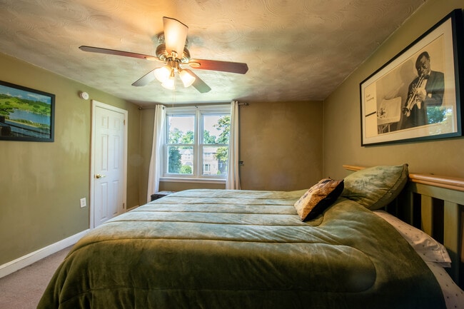 Foto del edificio - 5221 Palmer Mill Rd