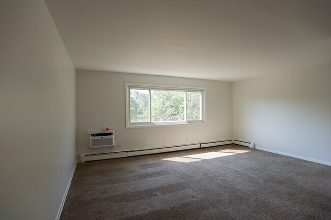 Building Photo - 700 McKinley Ave