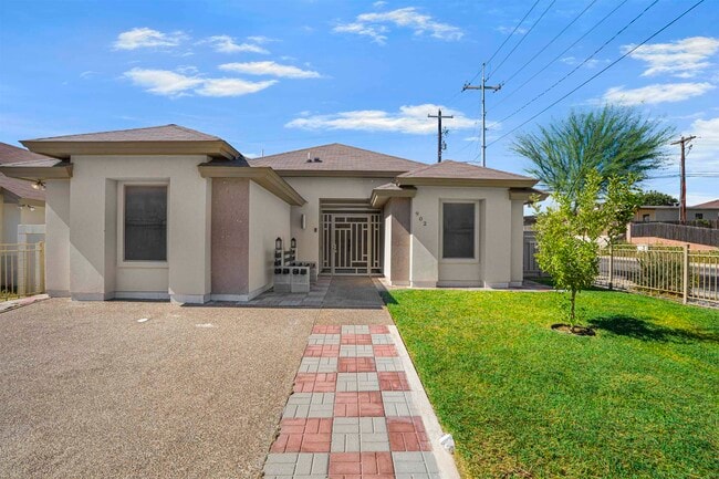 Building Photo - 902 La Rosita