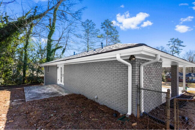 Building Photo - 2313 Green Forrest Dr