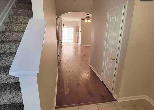 Building Photo - 255 Azalea Cir