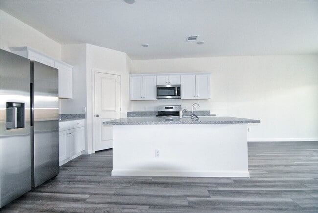 Building Photo - 1052 Water Oak Ln