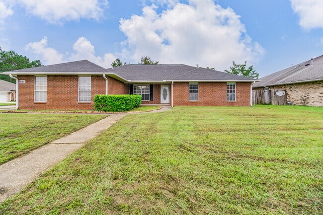 Building Photo - 9144 Sebring Dr