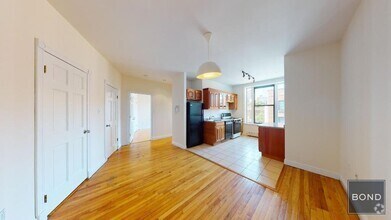 Building Photo - 221 St James Pl