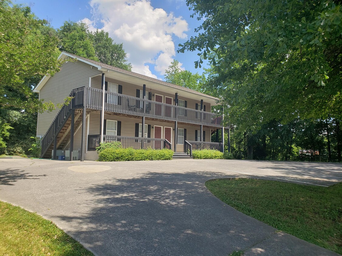 Primary Photo - 1104 Penrose Dr