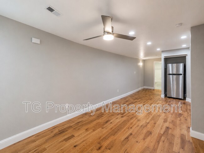 Foto del edificio - 3825 Dismount St