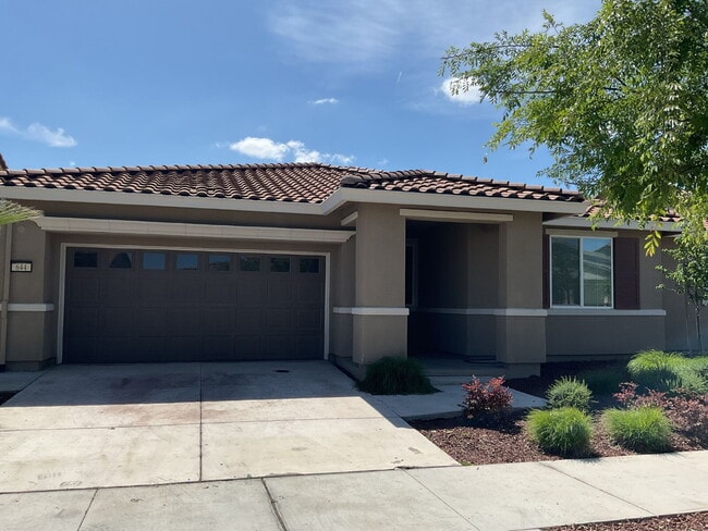 Building Photo - 644 Albany St