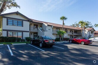 Building Photo - 5630 Golf Pointe Dr