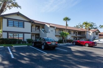 Building Photo - 5630 Golf Pointe Dr