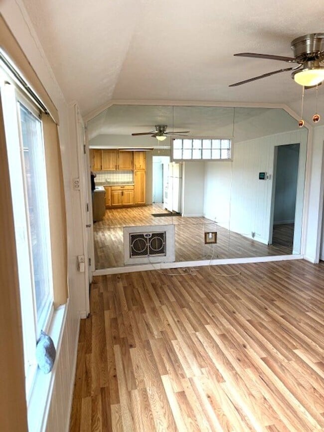 Building Photo - 408 Hamilton St