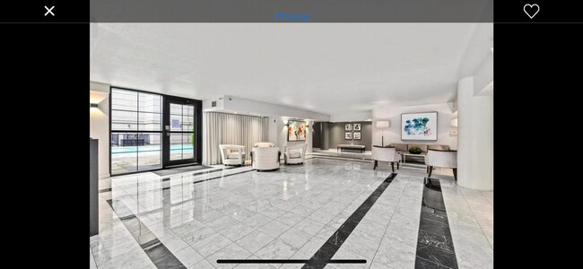 Lobby - 1025 S Shepherd Dr Apartment