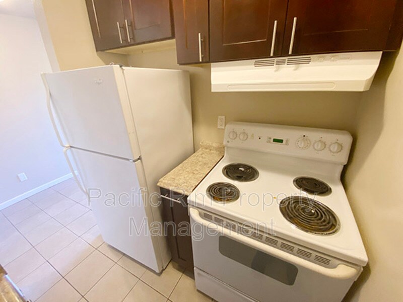 1420 112th St S Unit Apt 8, Parkland, WA 98444 Condo for Rent in