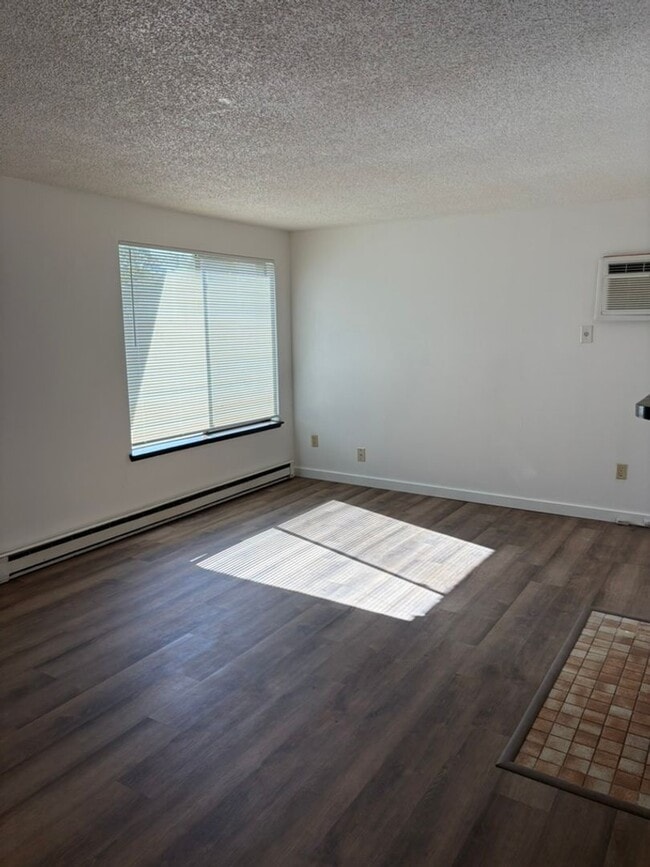 Foto del edificio - MP81 - 6113-6117 N. Addison St.