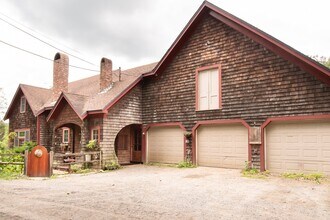 Building Photo - 477 Dunham Rd
