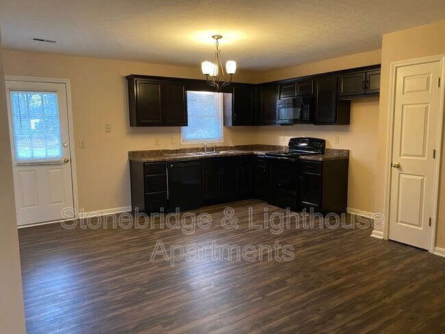 Building Photo - 4803 Clover Park Dr