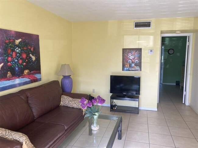 Building Photo - 4504 3rd St Cir W