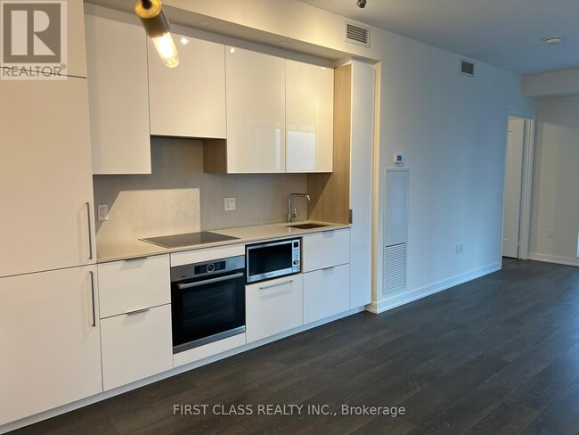 Building Photo - 28 Freeland St