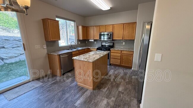 Foto del edificio - 6389 Bentley Ct