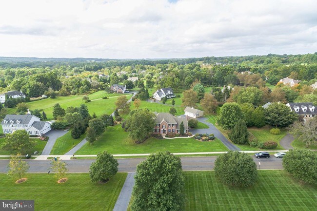 Building Photo - 4965 Gloucester Dr